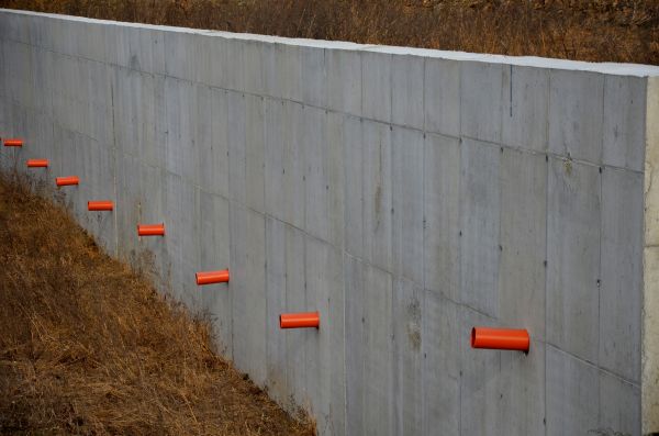 Cost of Retaining Wall Drainage in Cedar Rapids
